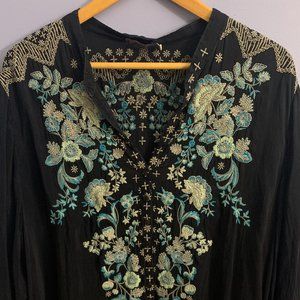 Johnny Was Blouse 2 XL  Navy blue with embroidery